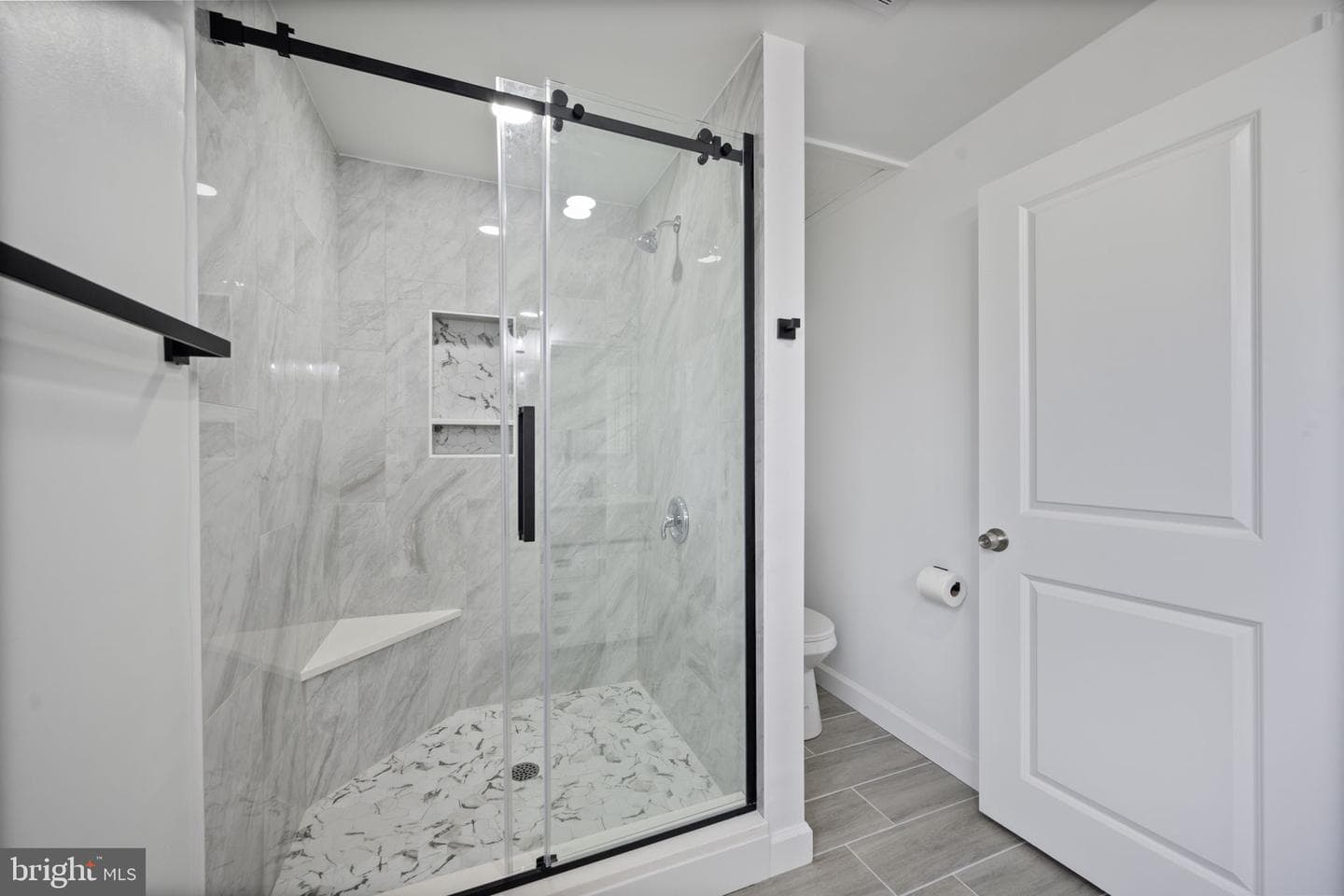 4001 Parkwood Avenue photo 24