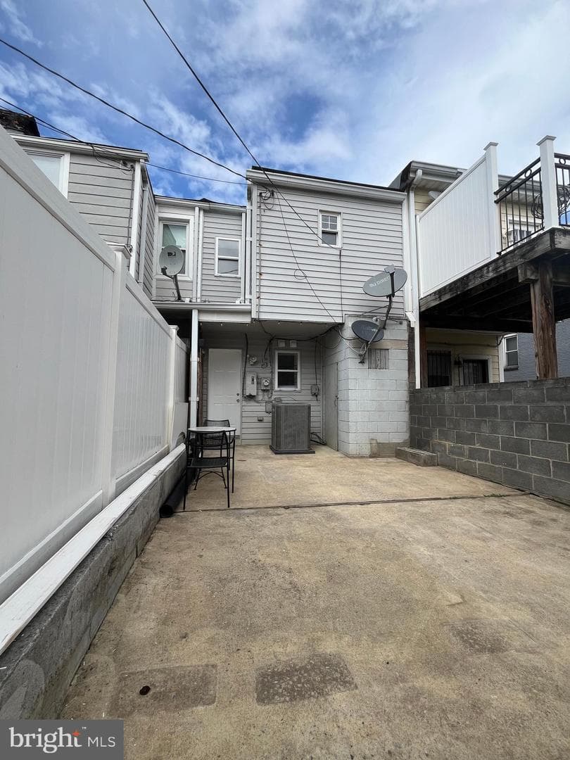 2317 E Fayette Street E photo 35