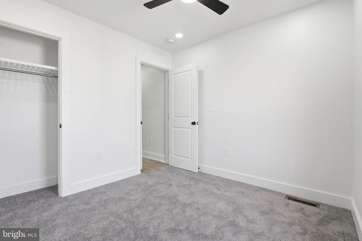 1742 E Oliver Street photo 24