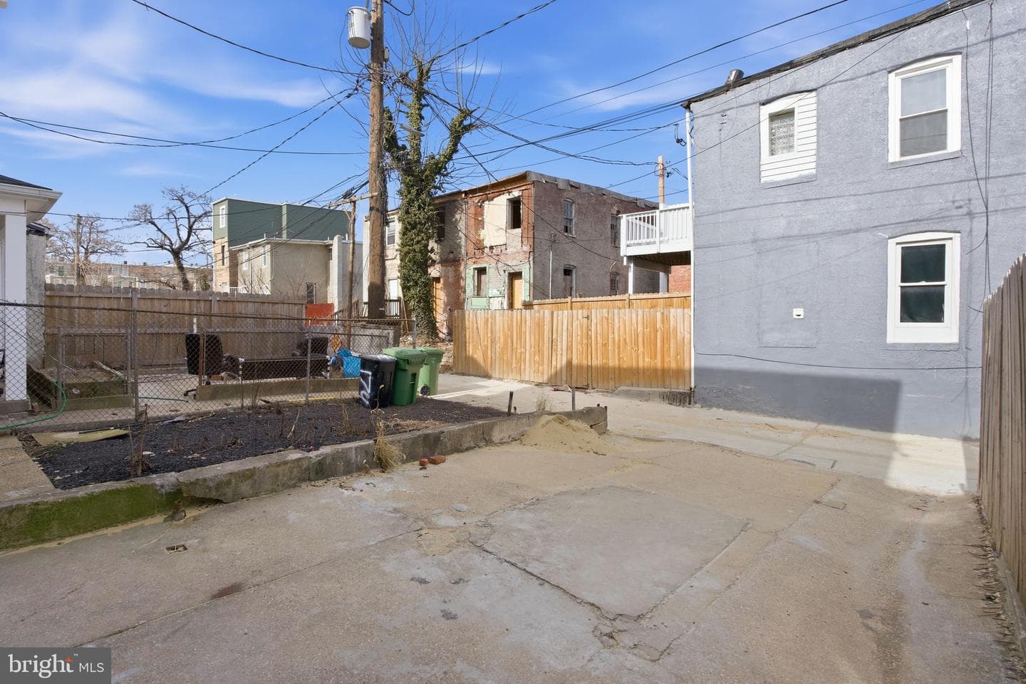 1742 E Oliver Street photo 35
