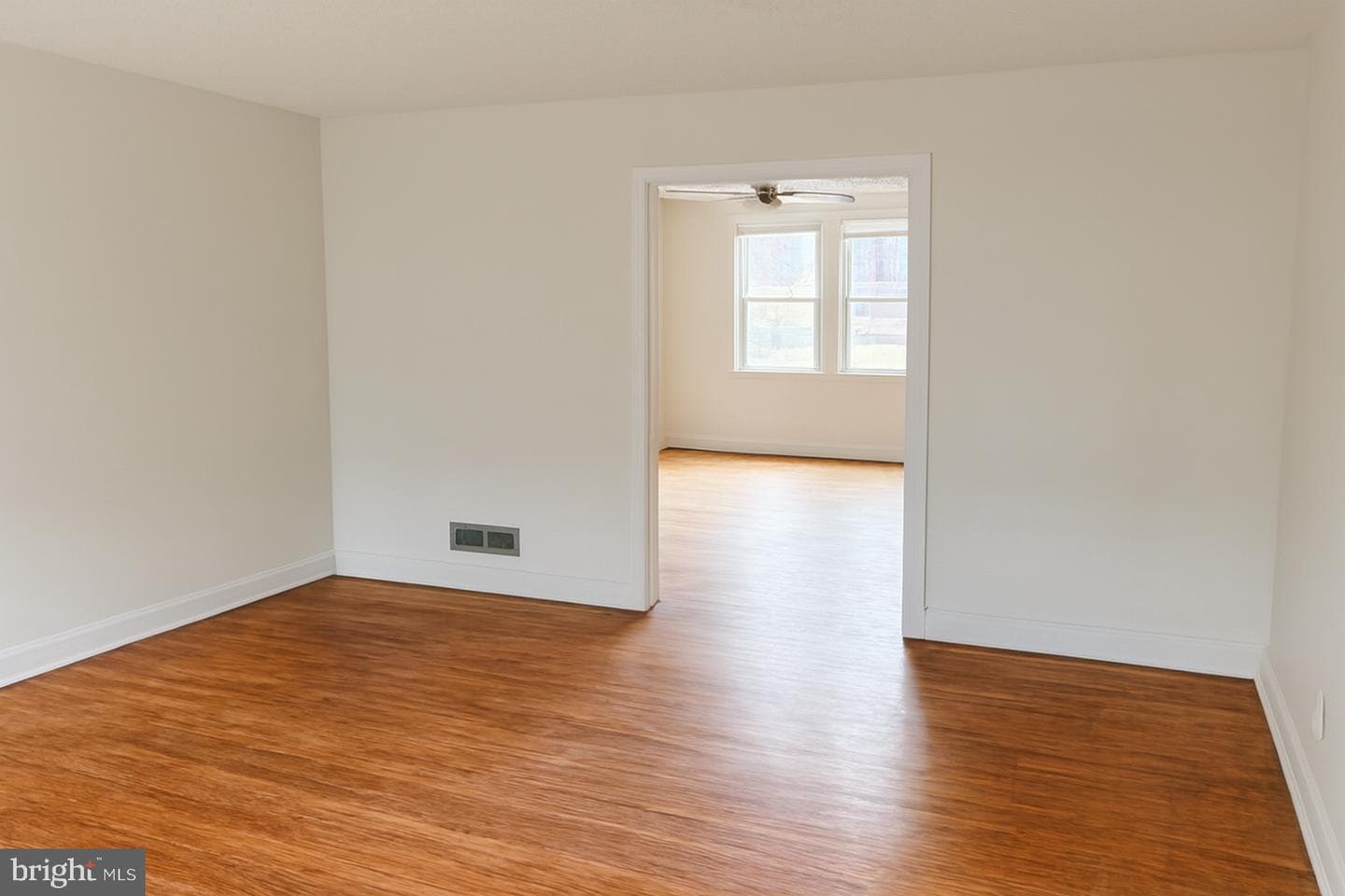 3733 Ravenwood Avenue photo 2