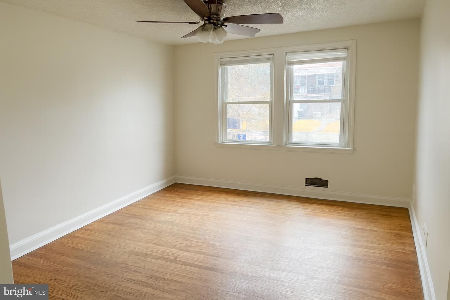 3733 Ravenwood Avenue photo 3