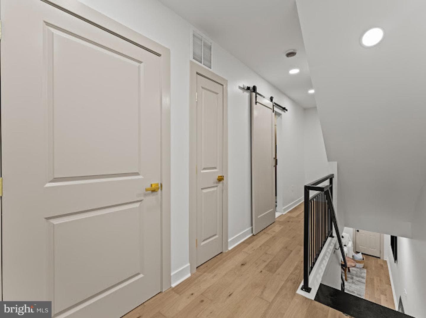 607 S Milton Avenue photo 16