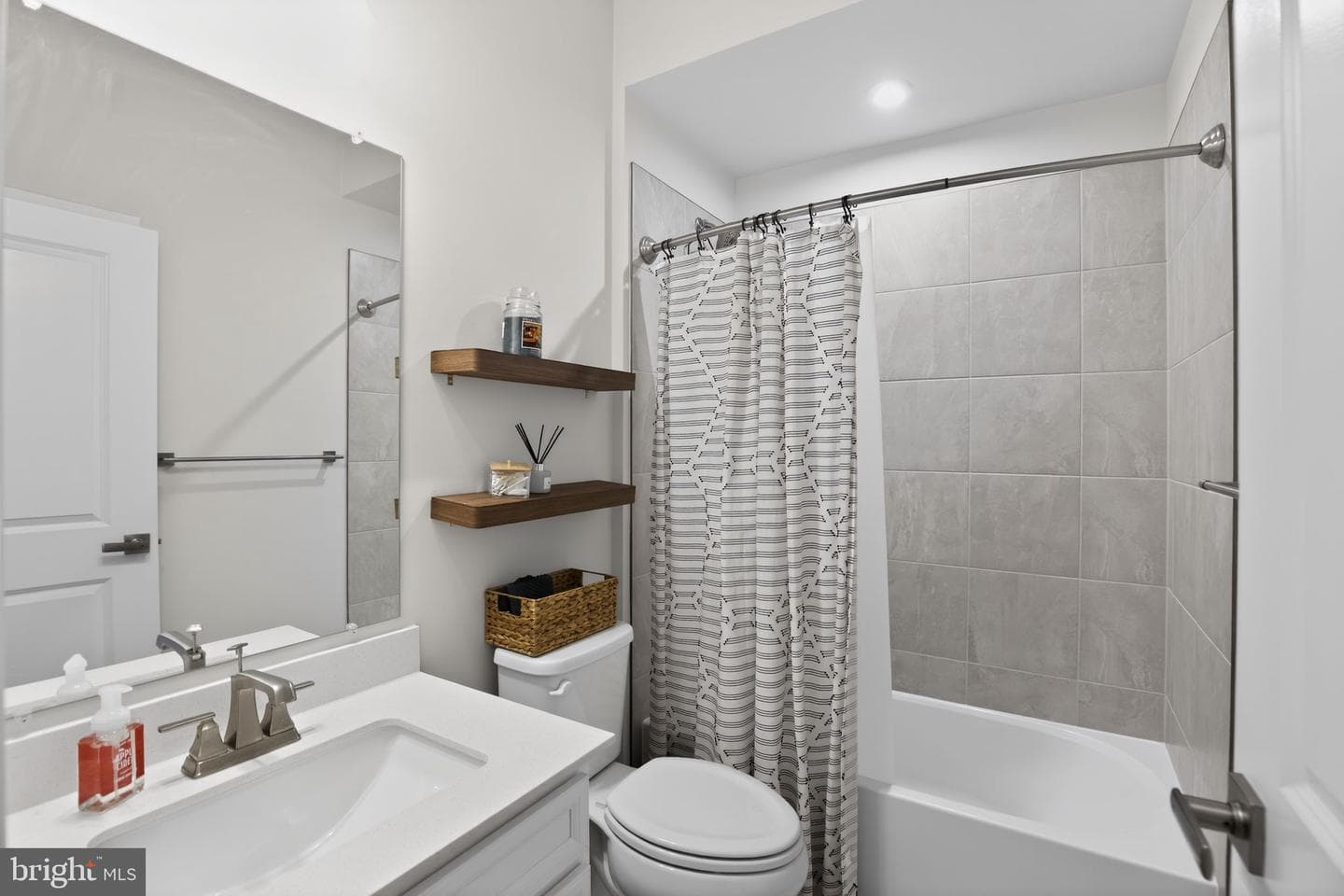 1575 Lowman Street photo 21
