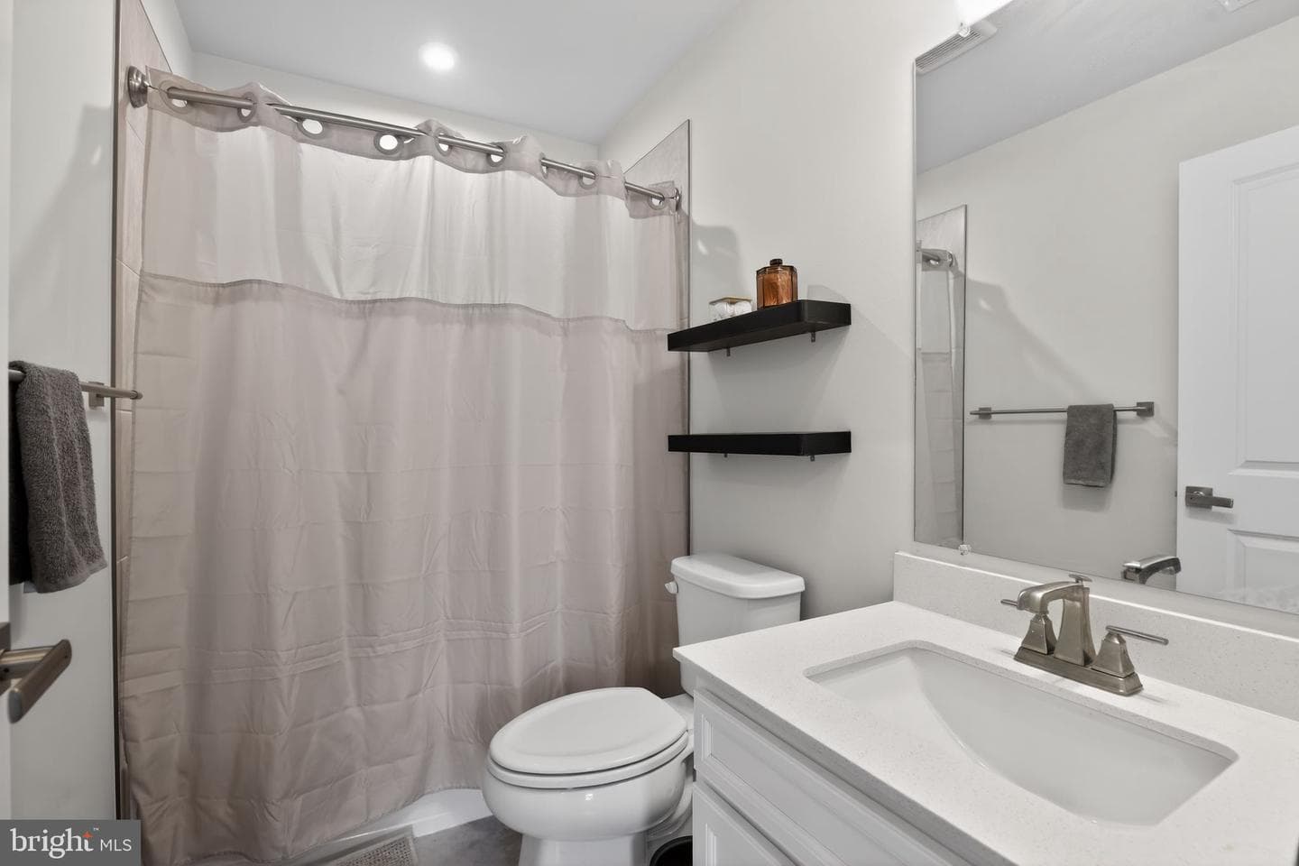 1575 Lowman Street photo 32