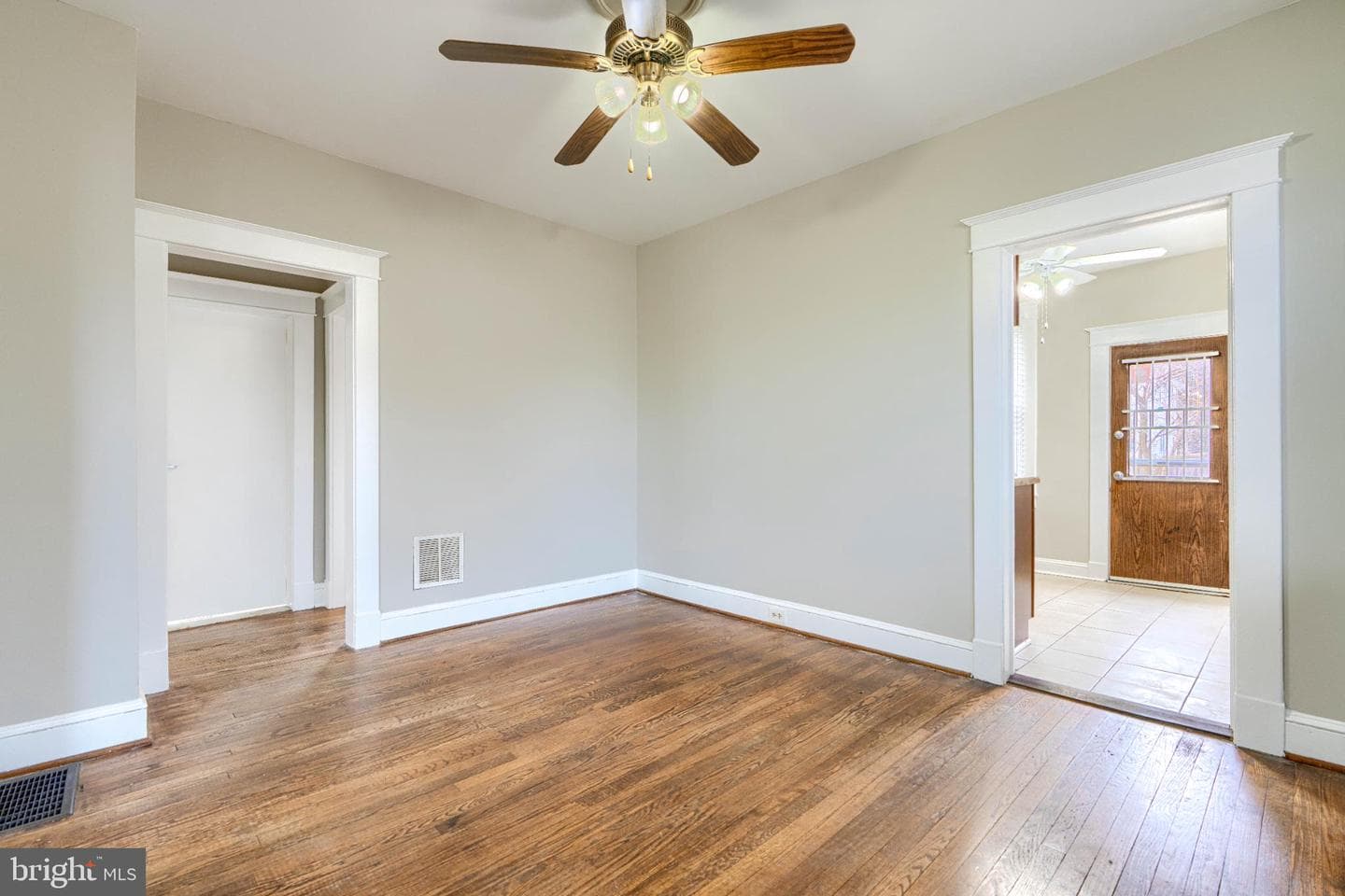 5932 Bertram Avenue photo 8