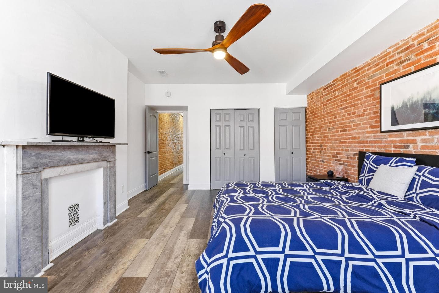 737 Dolphin Street photo 23