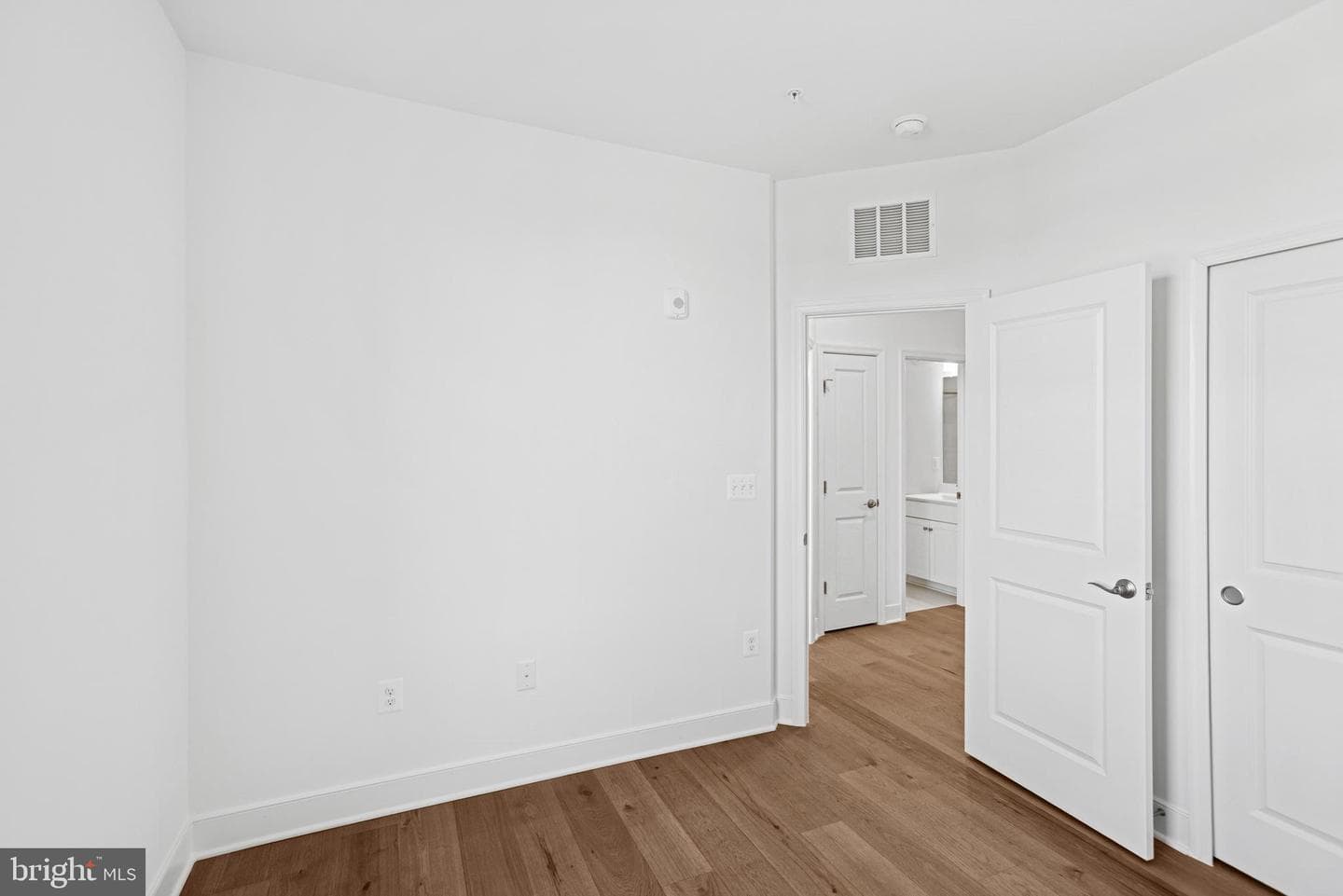 107b E Cromwell Street #2005 photo 20