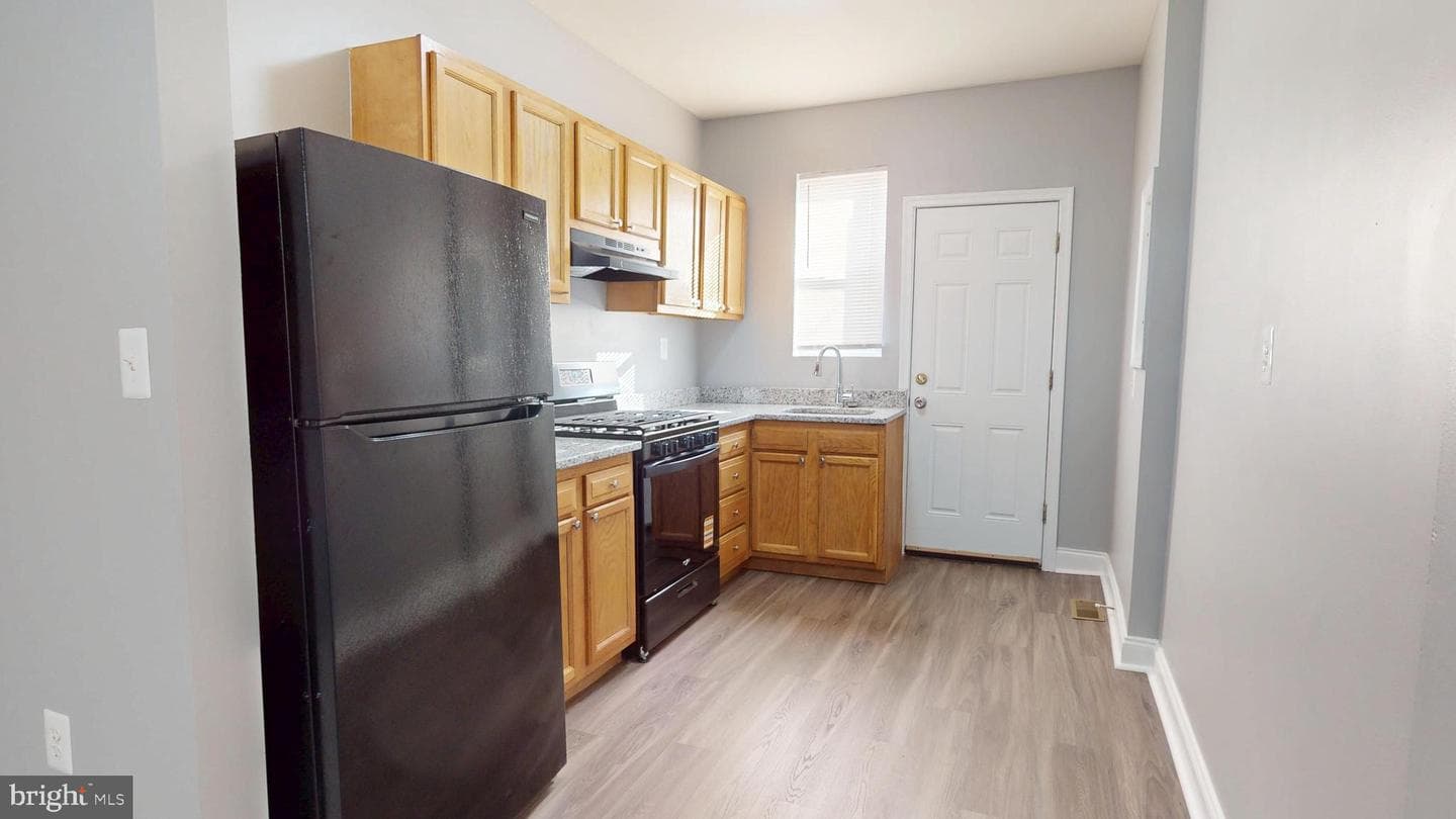 2615 E Chase Street photo 7