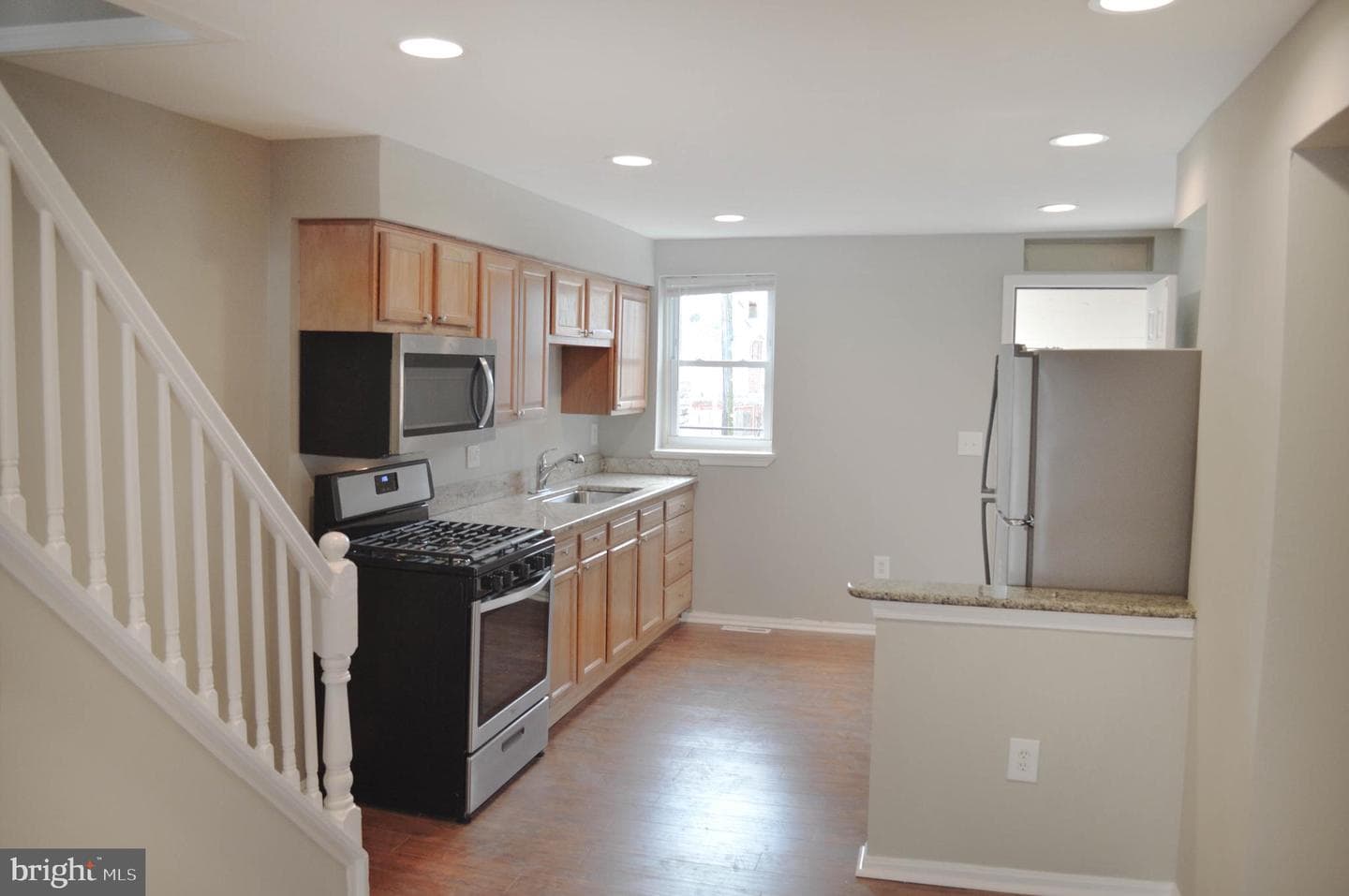 1145 W Cross Street photo 6