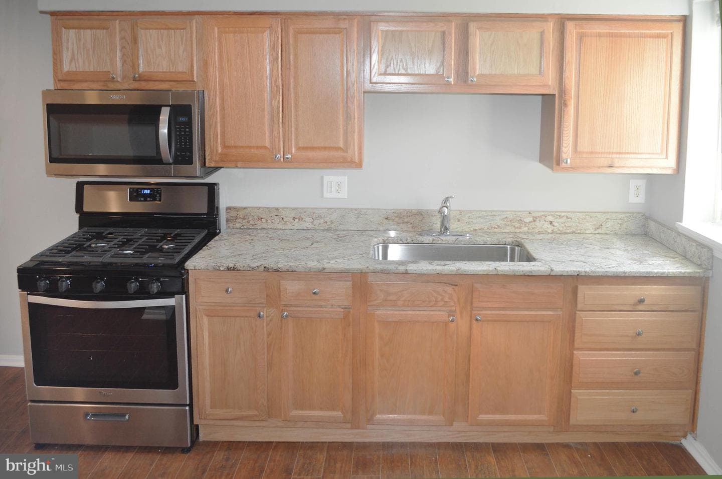 1145 W Cross Street photo 8