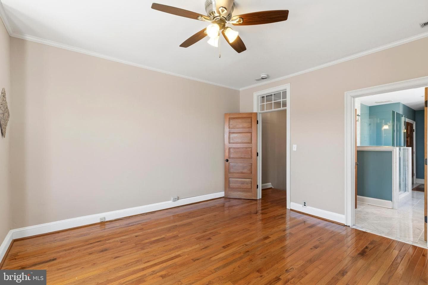 700 S Ellwood Avenue photo 17