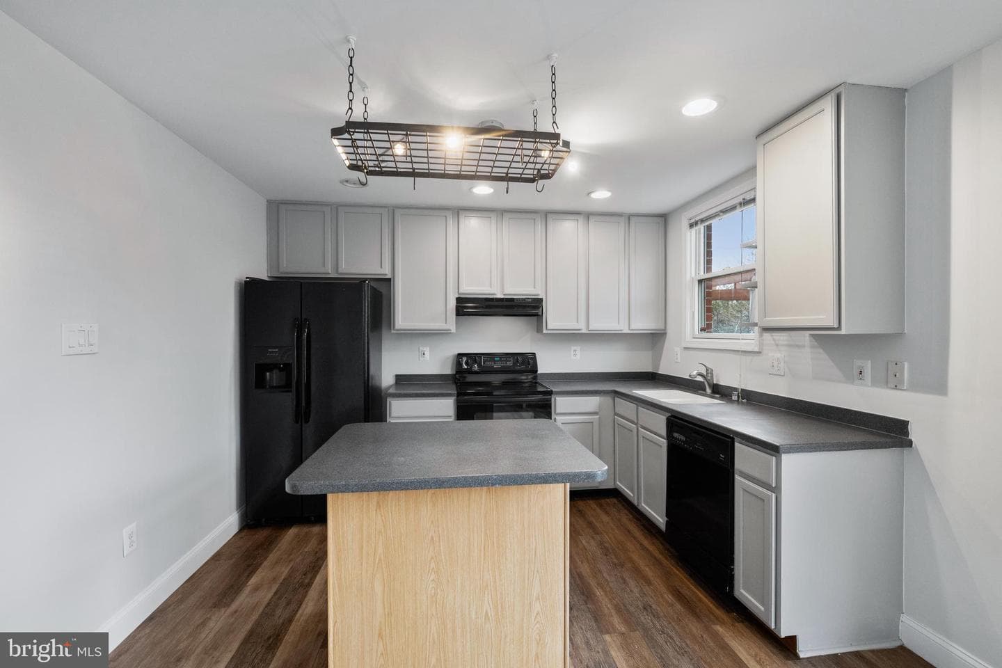1901 Linden Avenue photo 19