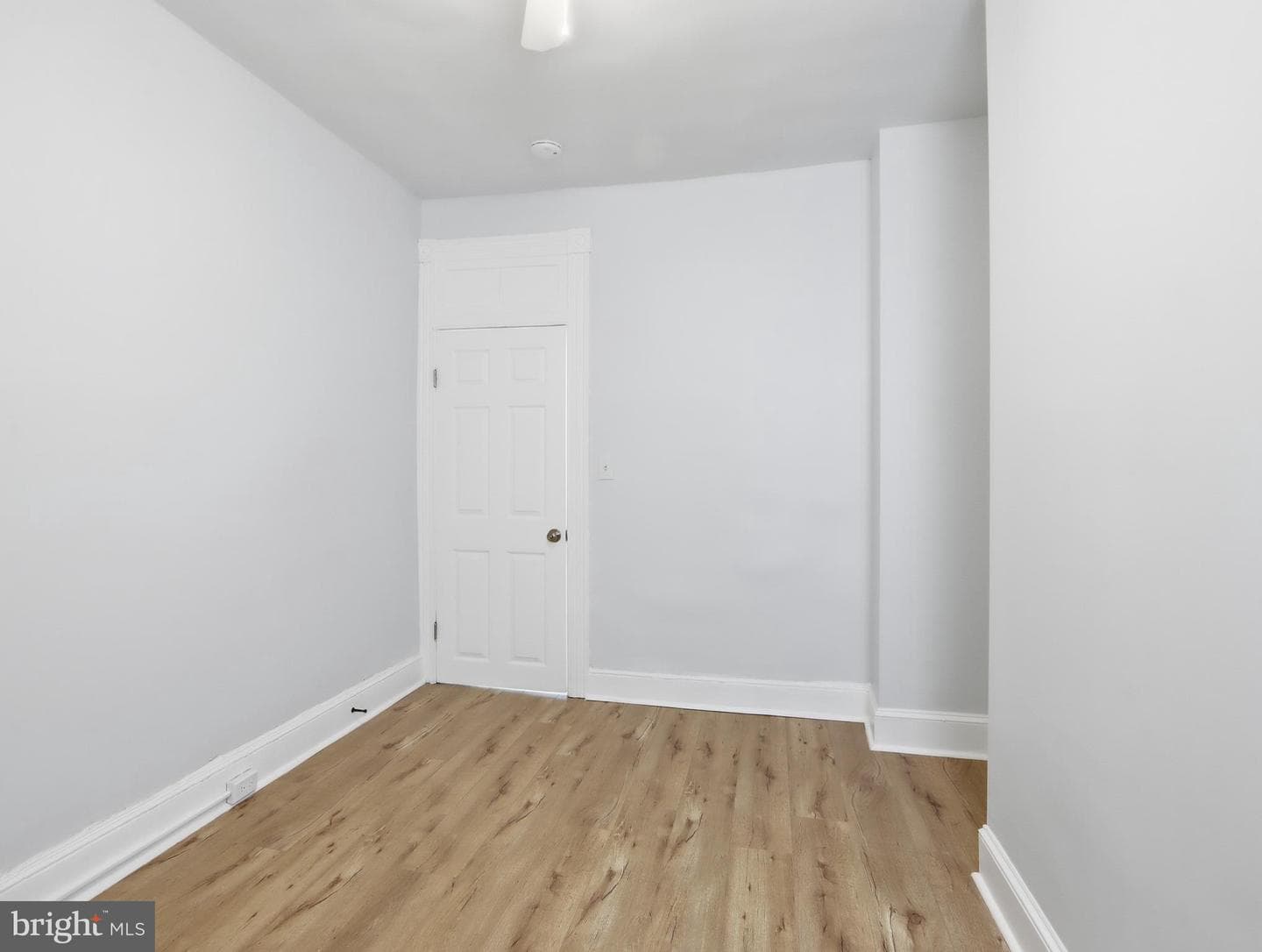 1724 Payson Street N photo 32