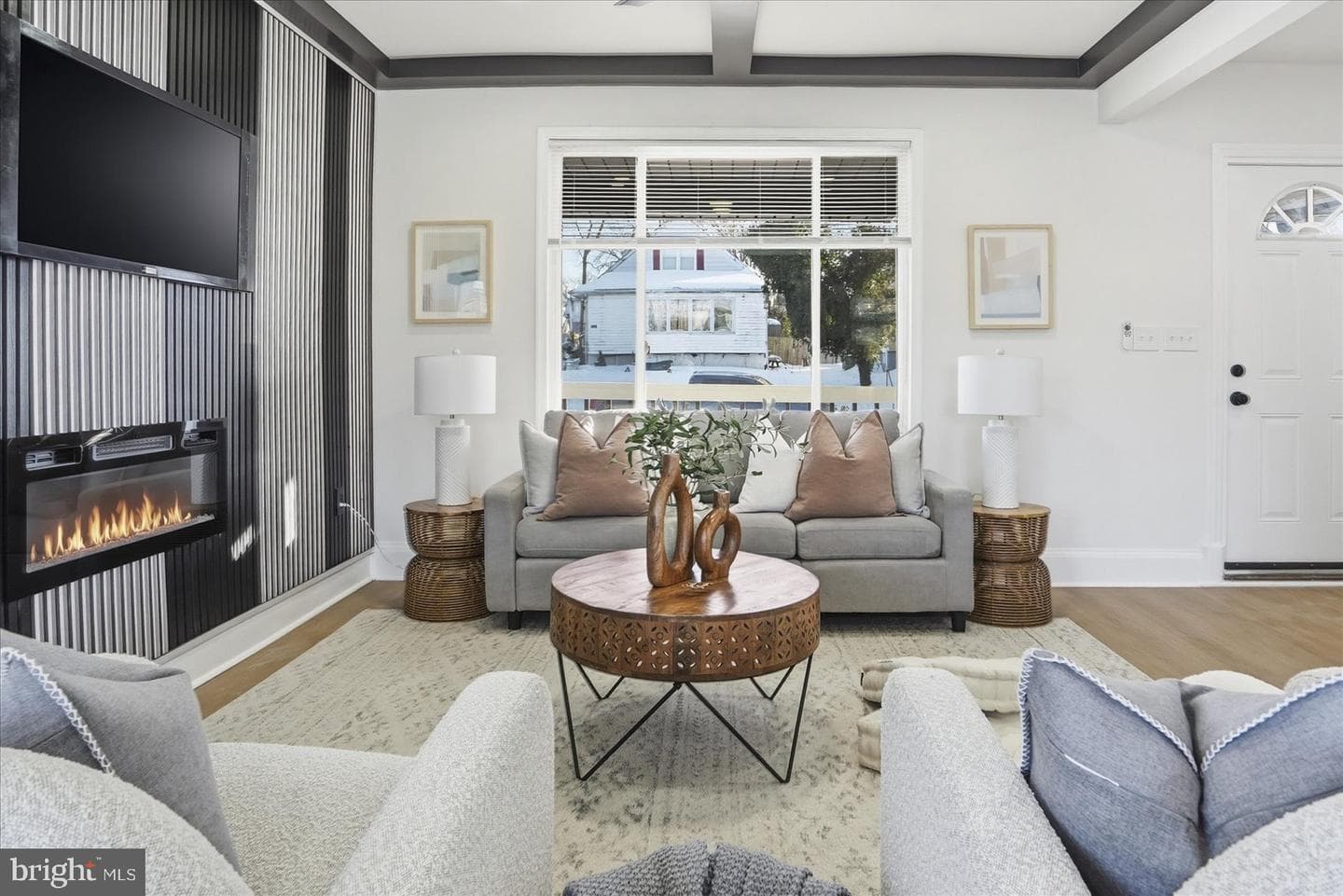 2912 Dupont Avenue photo 2