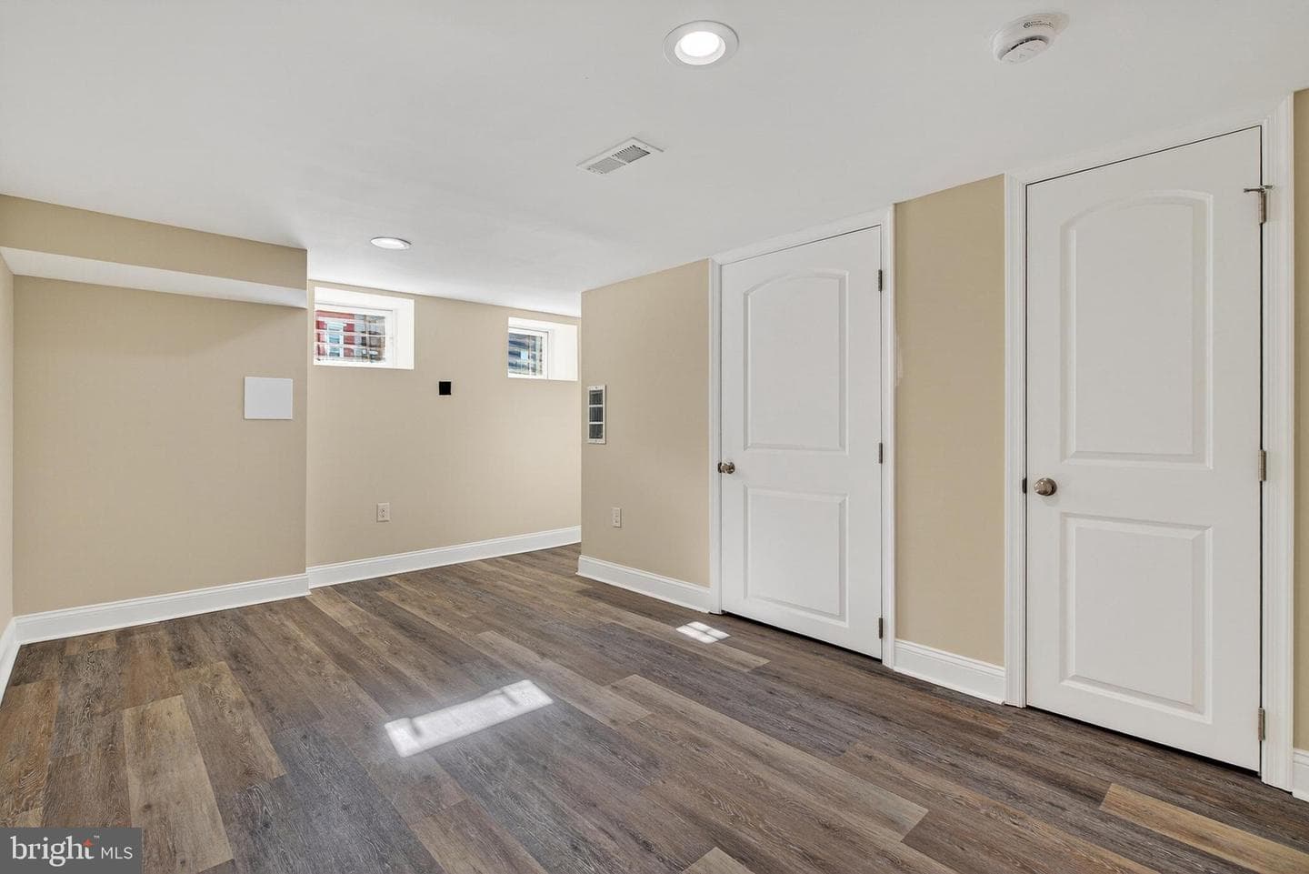 2430 E Lafayette Avenue photo 22