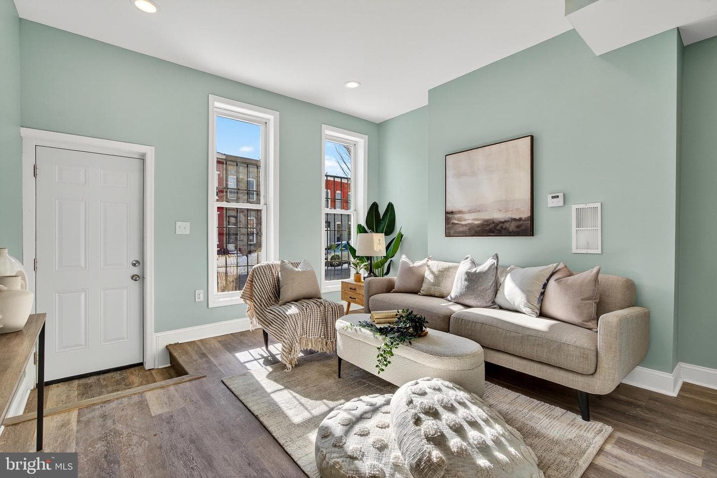 2430 E Lafayette Avenue photo 3