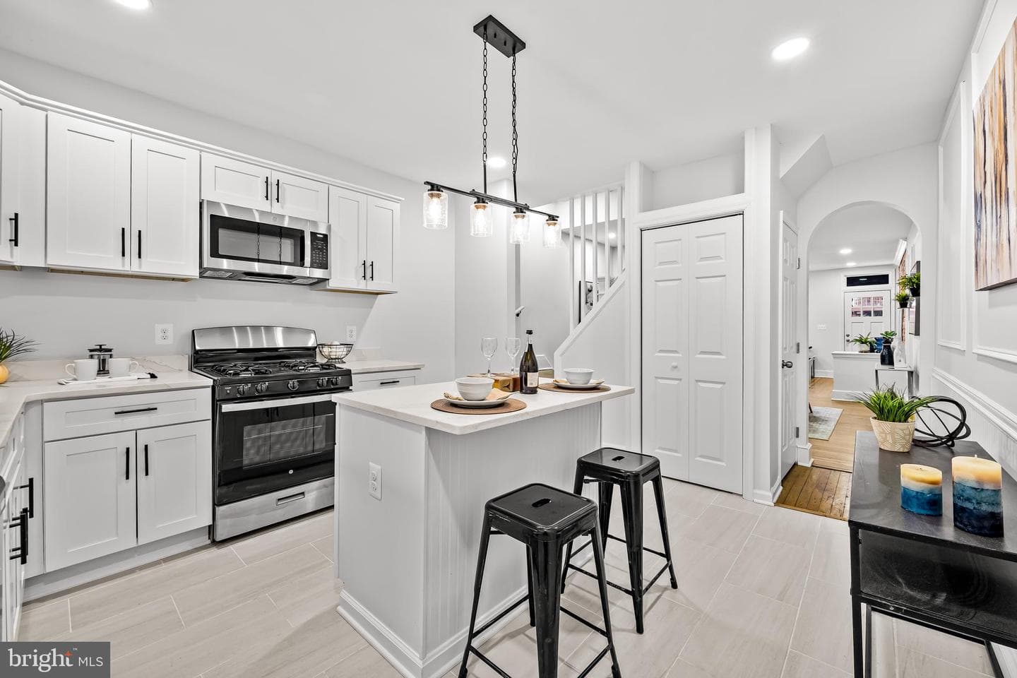 917 W 33rd Street photo 8