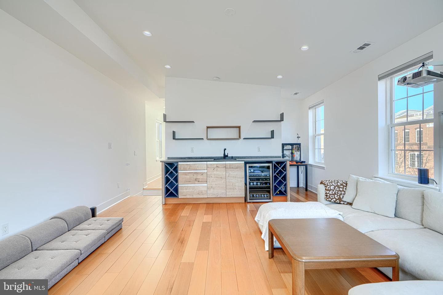 2542 Foster Avenue photo 47
