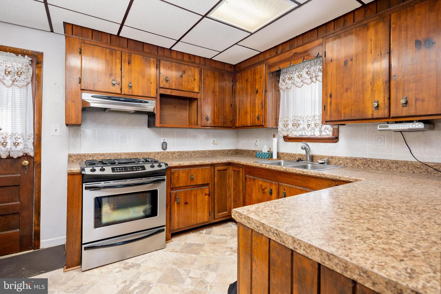 6627 Bushey Street photo 2