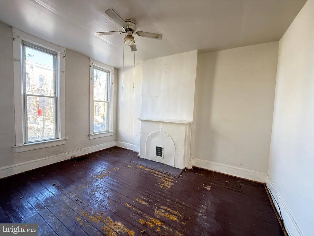 1552 N Carey Street photo 3
