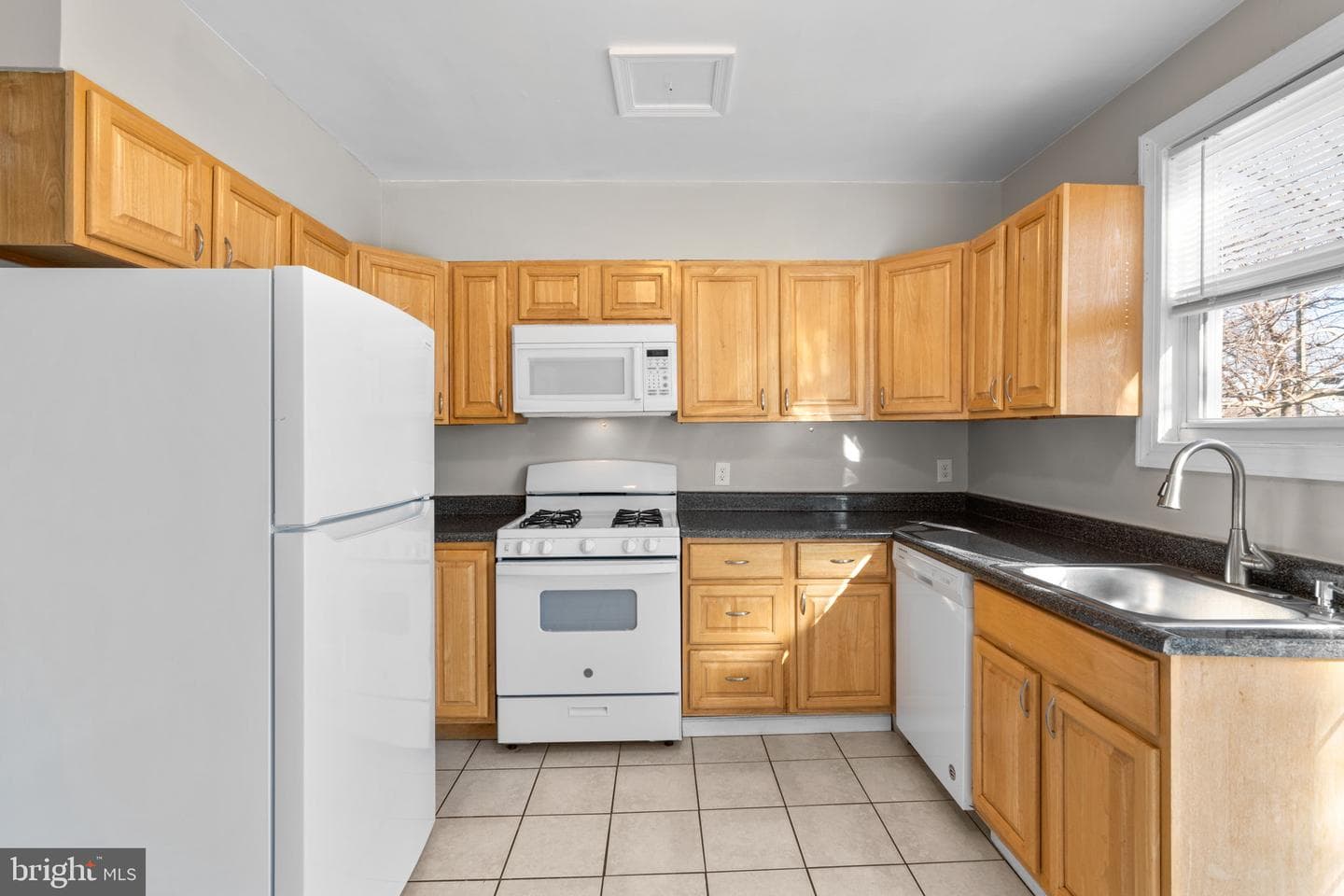 6103 Glenoak Avenue photo 16