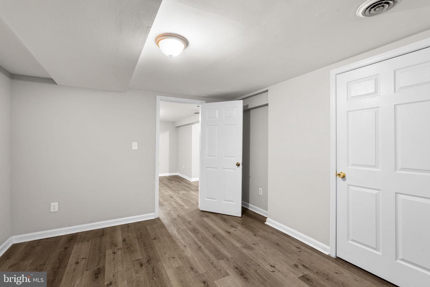 6103 Glenoak Avenue photo 28
