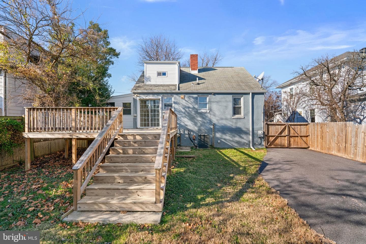 6103 Glenoak Avenue photo 3