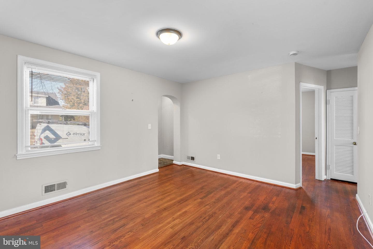 6103 Glenoak Avenue photo 8