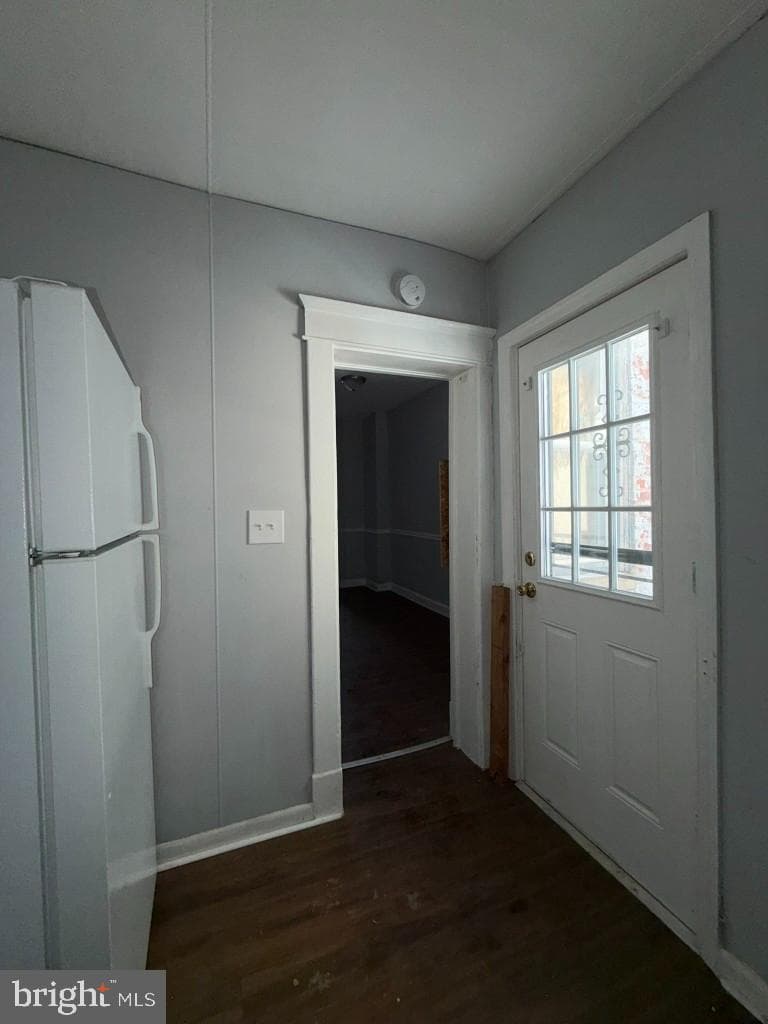 1083 Ellicott Driveway photo 12