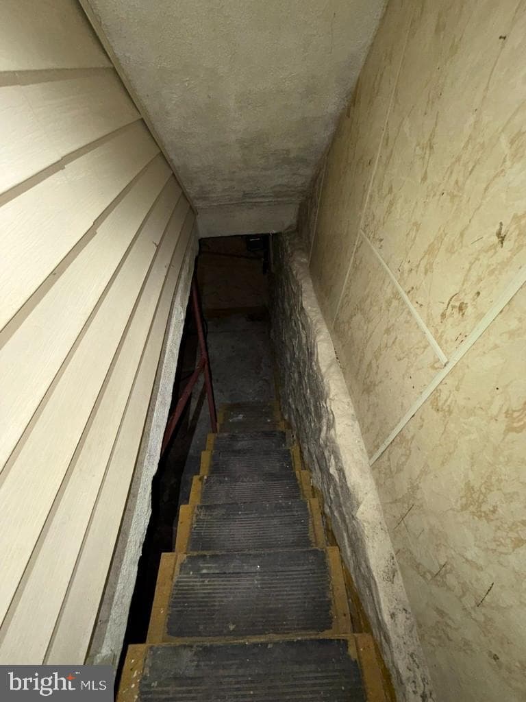 1083 Ellicott Driveway photo 27