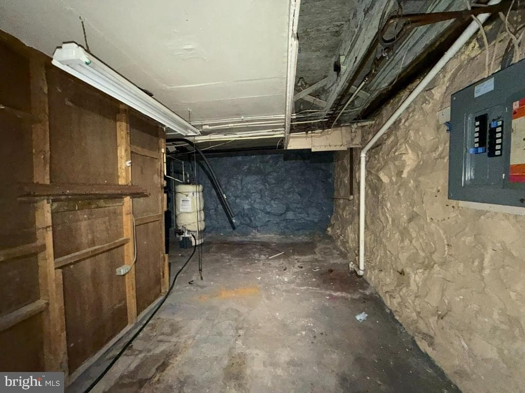 1083 Ellicott Driveway photo 31