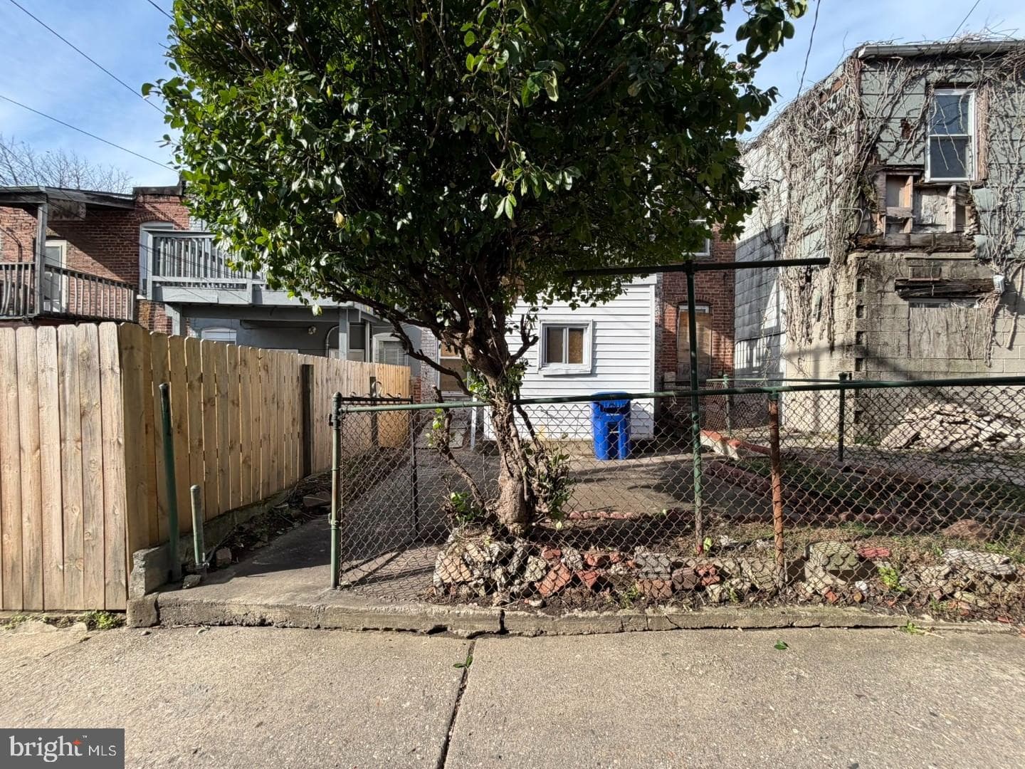 1083 Ellicott Driveway photo 36