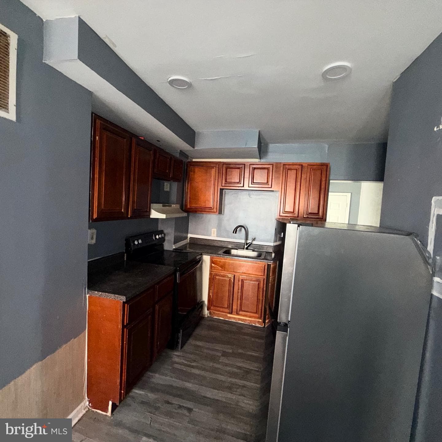 1133 Sargeant Street photo 17