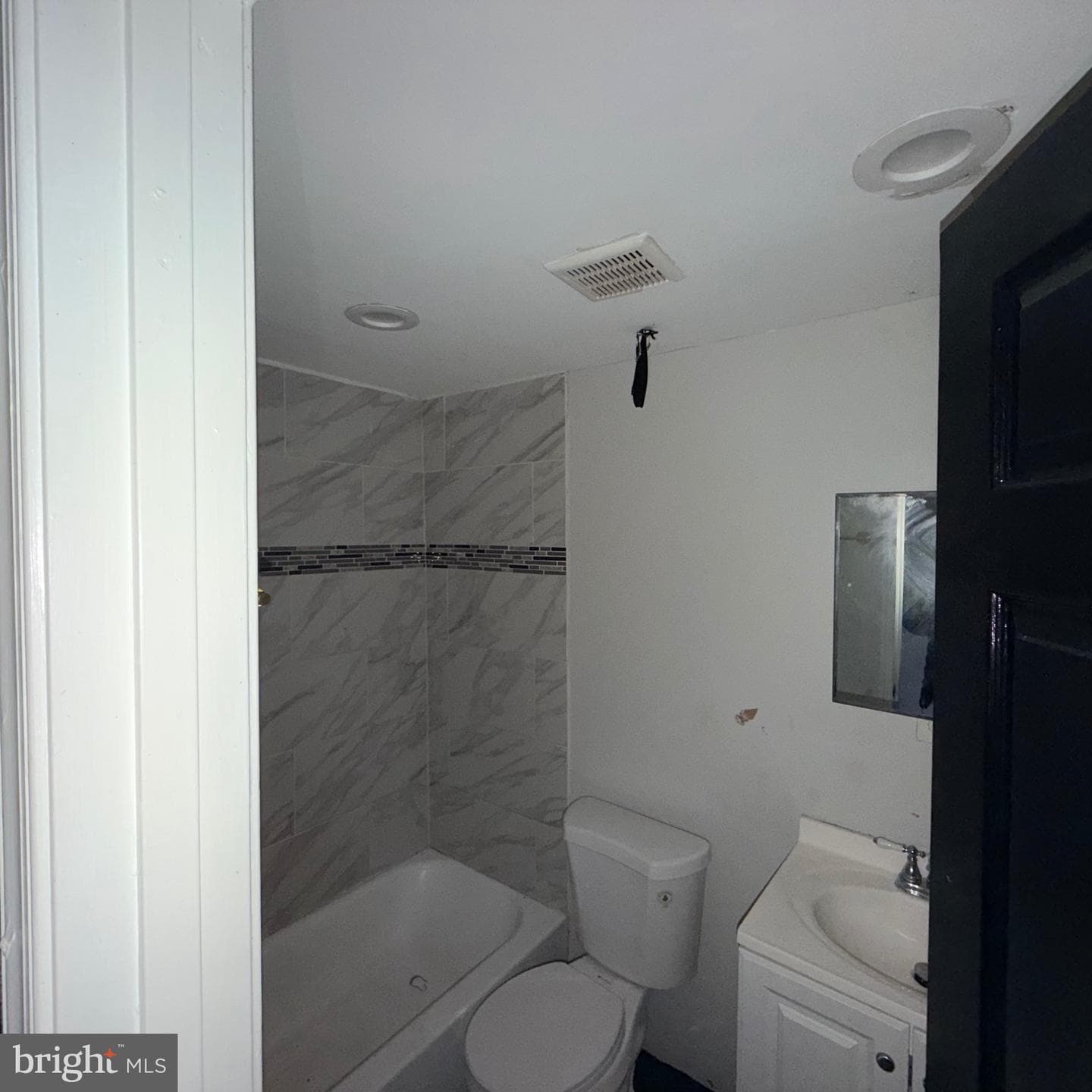 1133 Sargeant Street photo 5