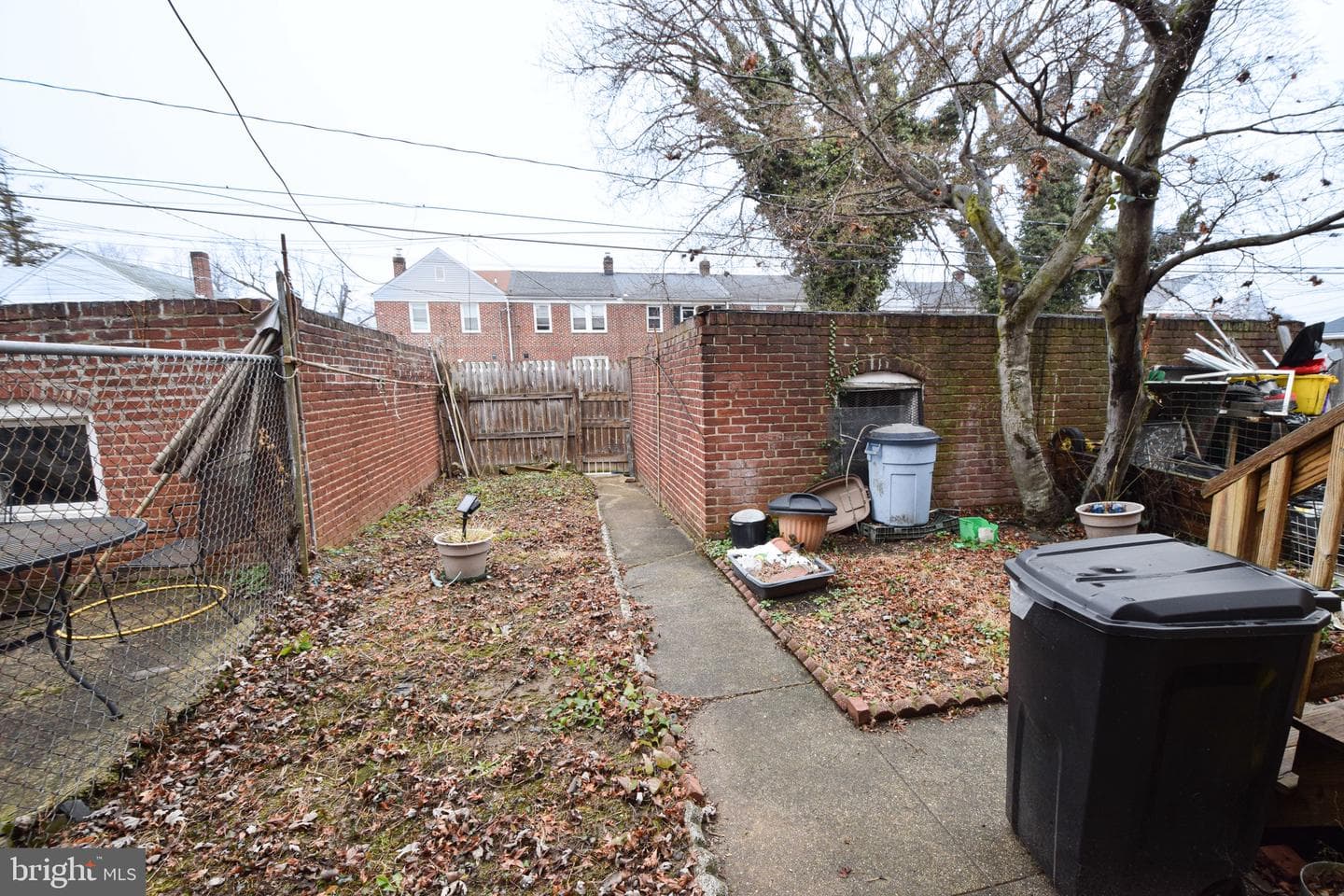 1620 Kingsway Road photo 45