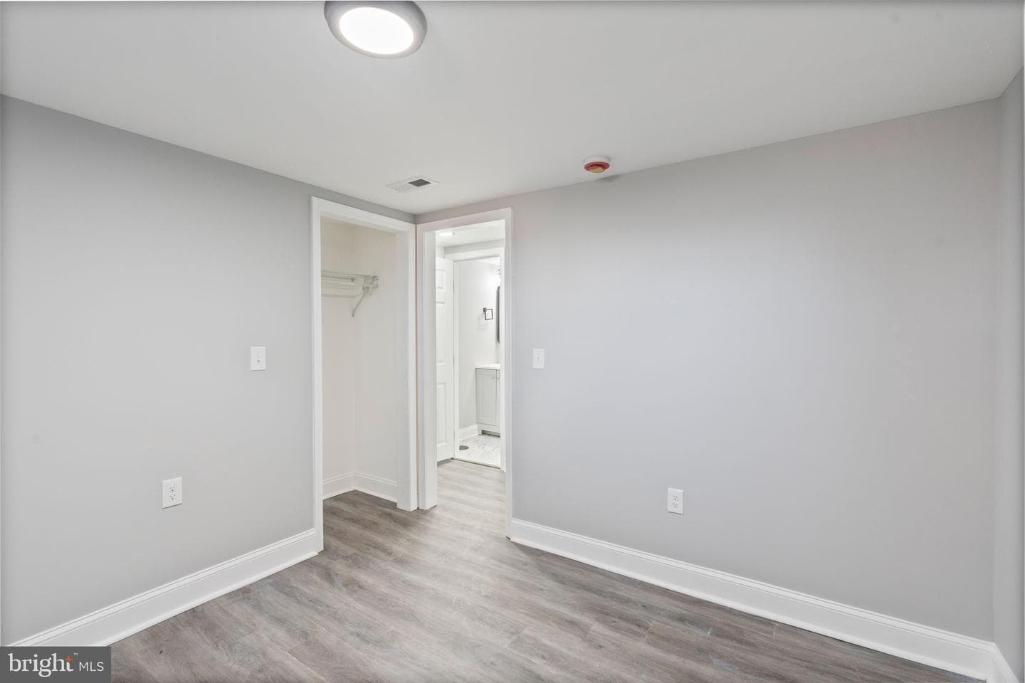 402 Croydon Road photo 37