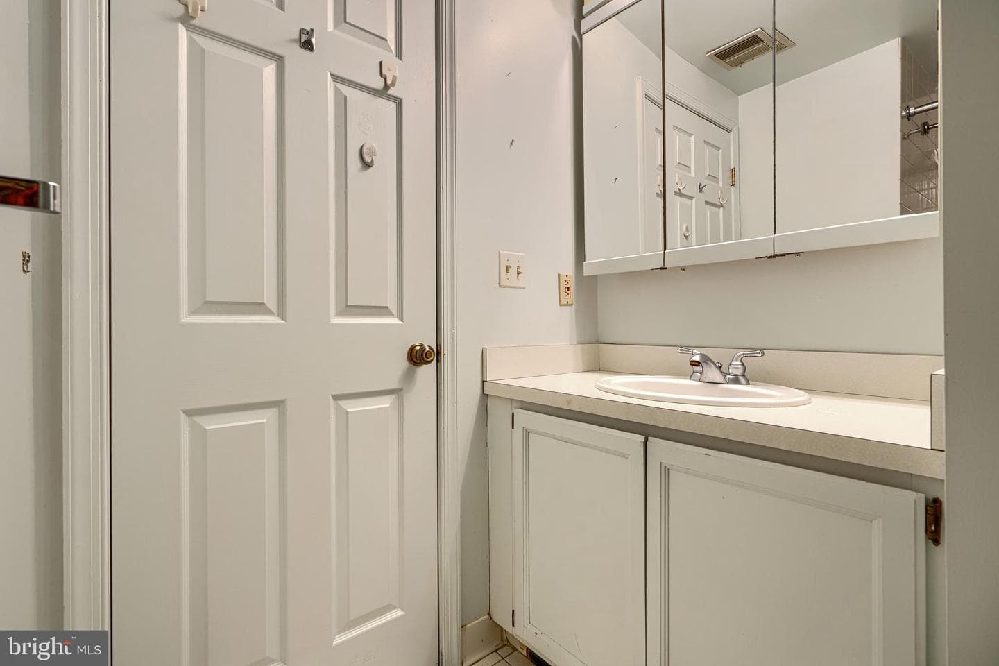 5712 Roland Avenue #1e photo 20