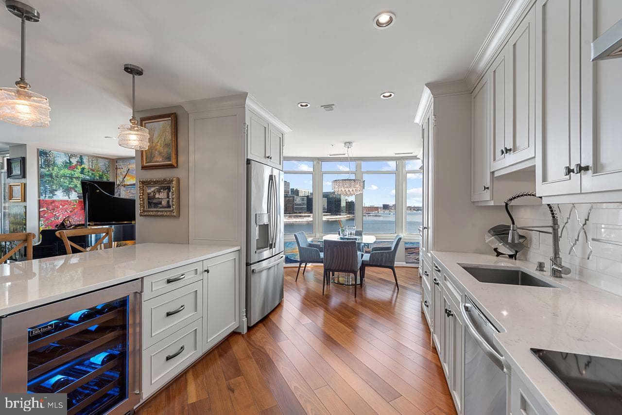 100 Harborview Drive #501 photo 17