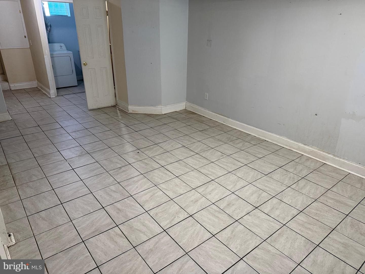 1215 N Augusta Avenue photo 8