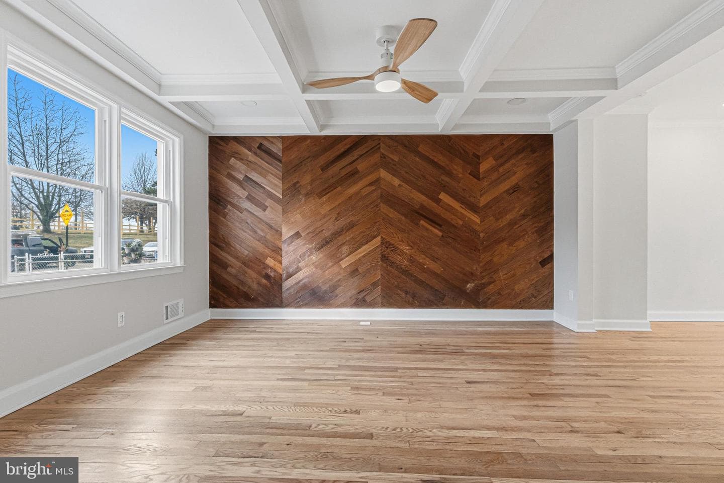 1326 Tompkins Street photo 4