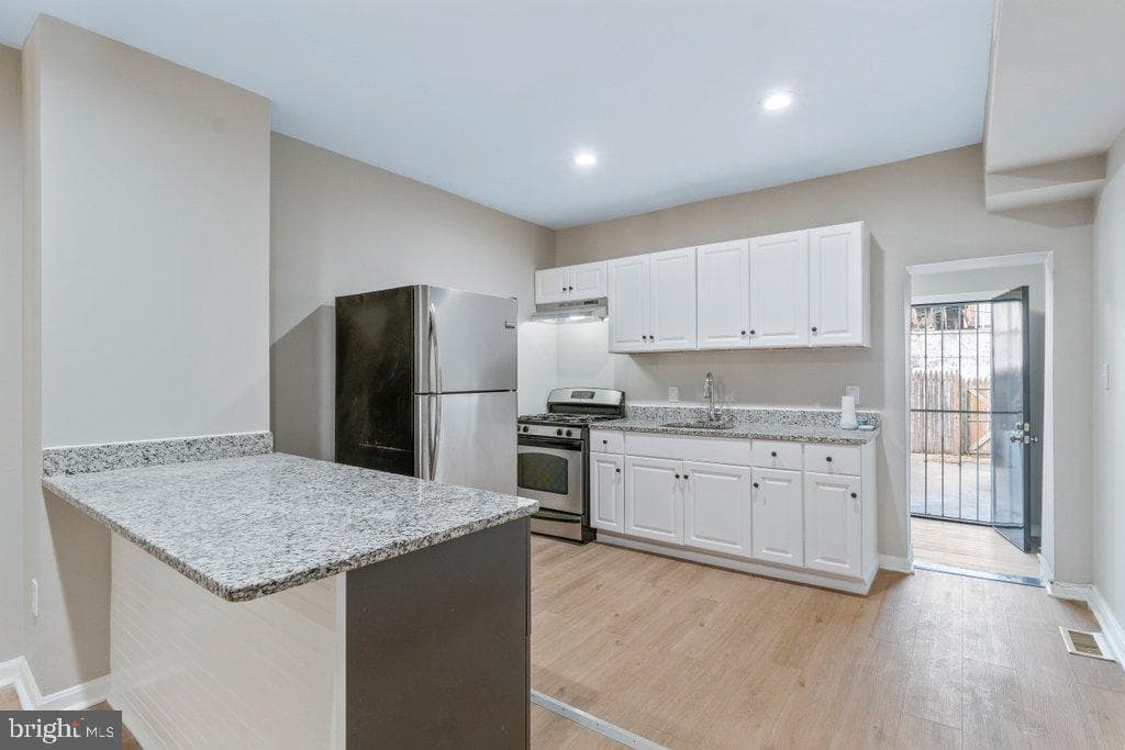 2108 Ashton Street photo 10