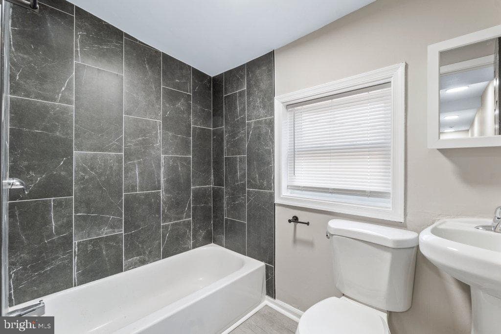 2108 Ashton Street photo 24