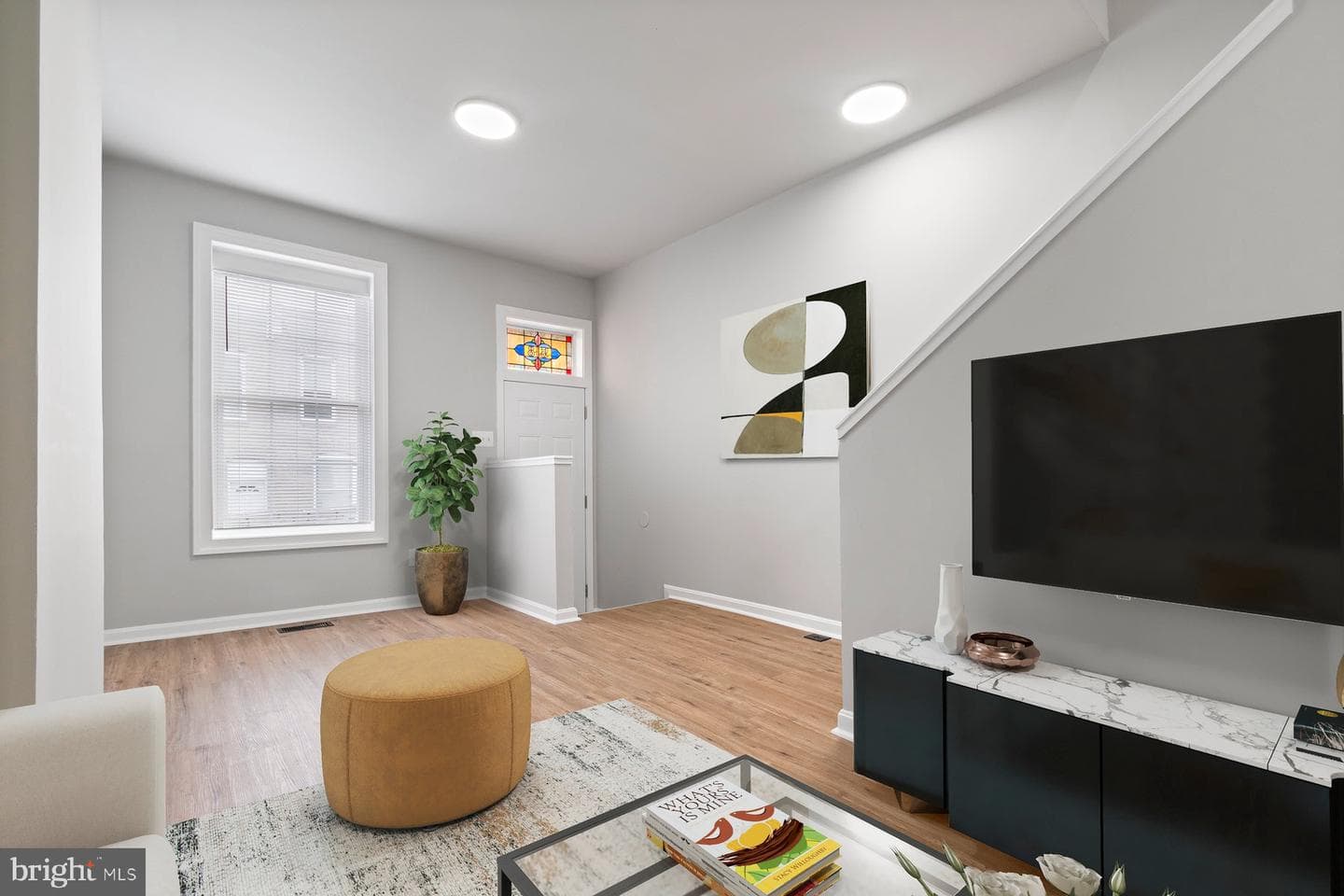 518 N Rose photo 3