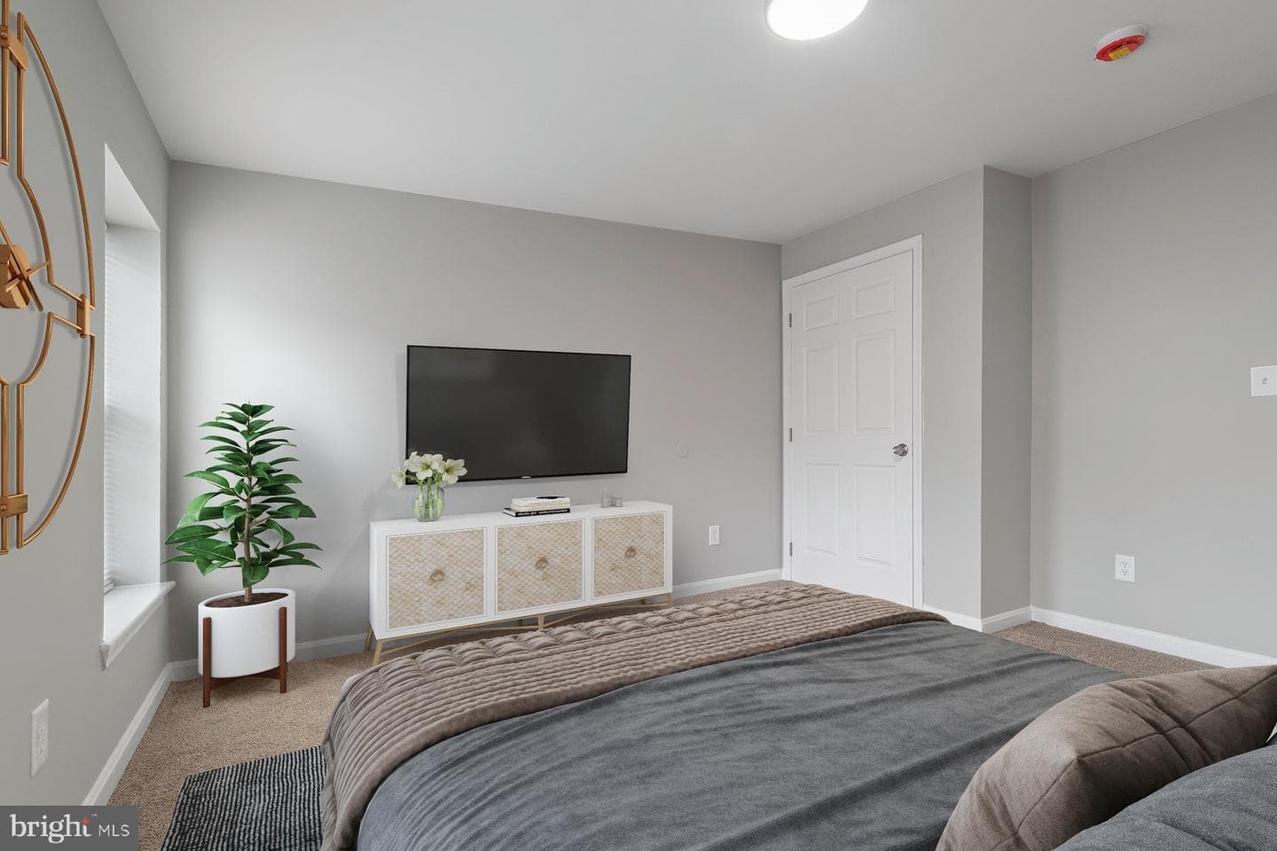518 N Rose photo 8