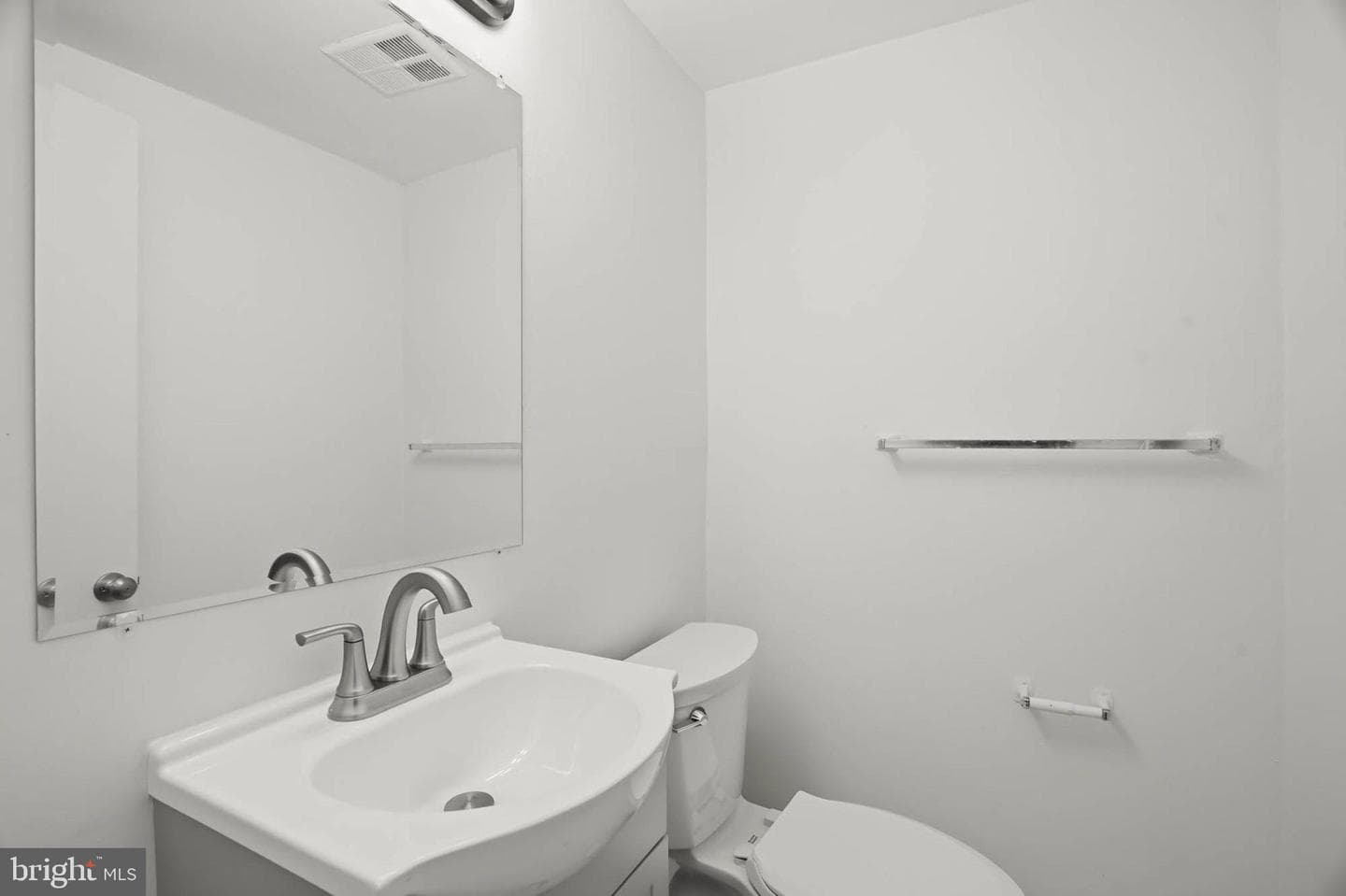 804 Arnold Court photo 7