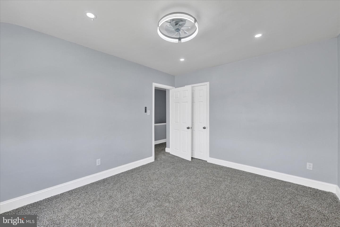 5404 Crismer Avenue photo 24