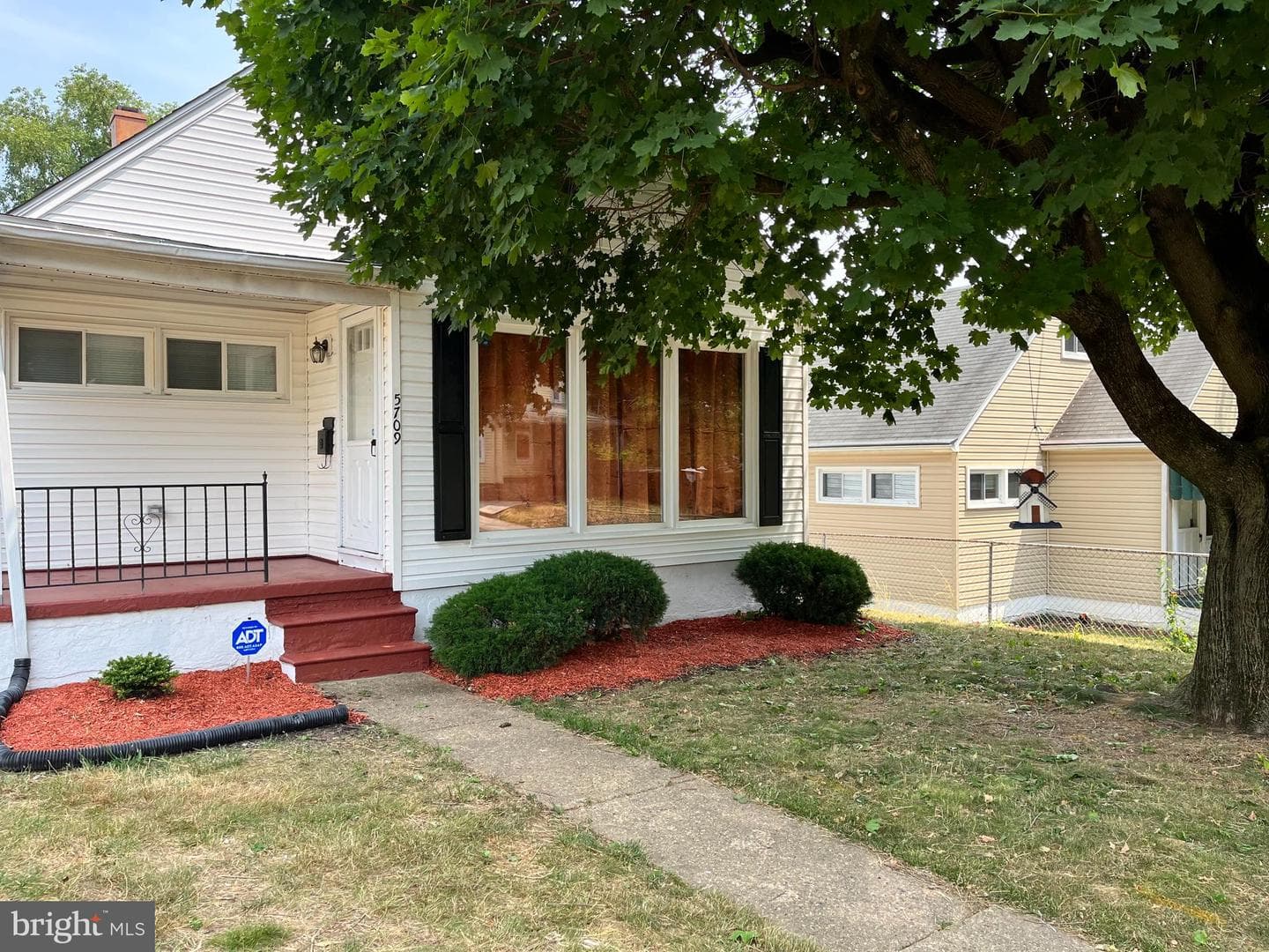 5709 Anthony Avenue photo 1