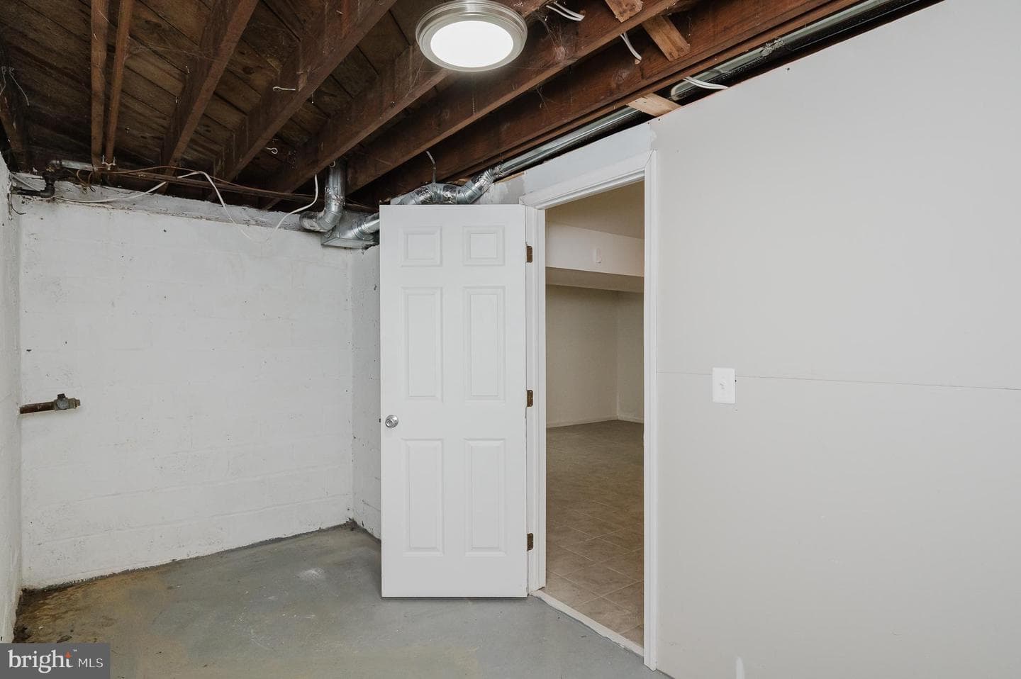 5709 Anthony Avenue photo 41