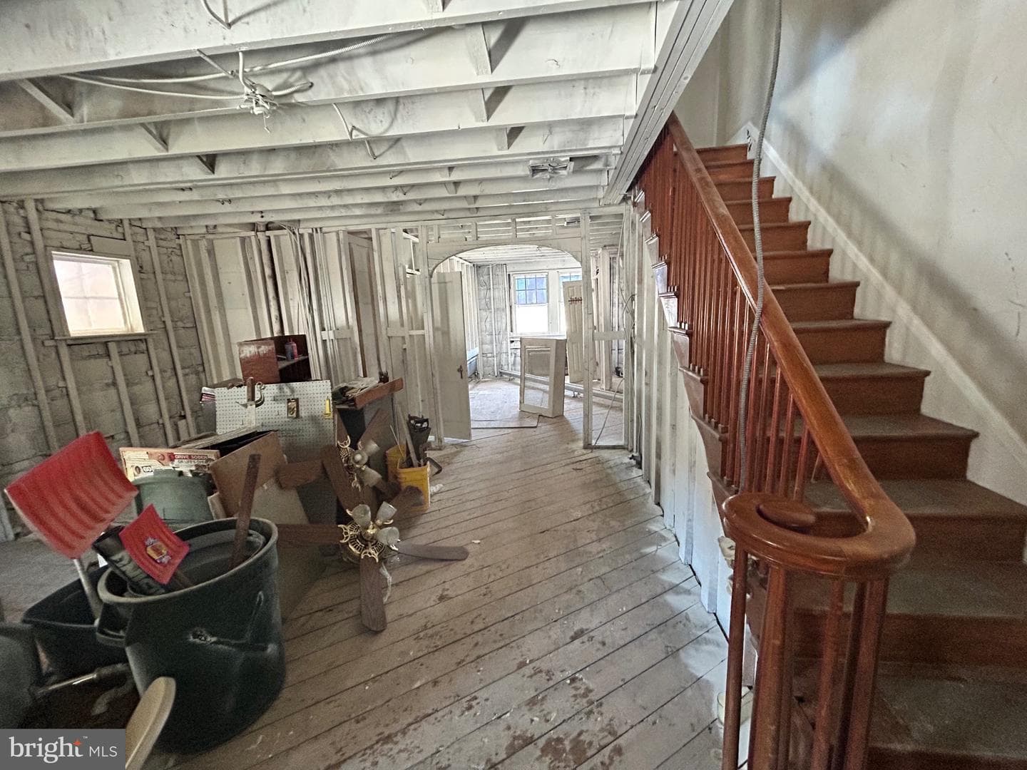 916 Calwell Road photo 2